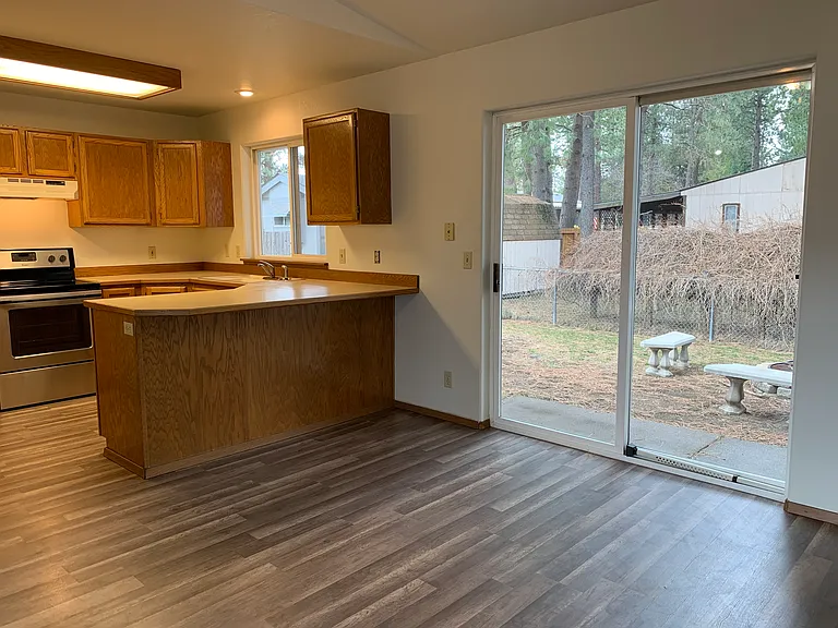 1117 W Kristen Ave — Photo 4