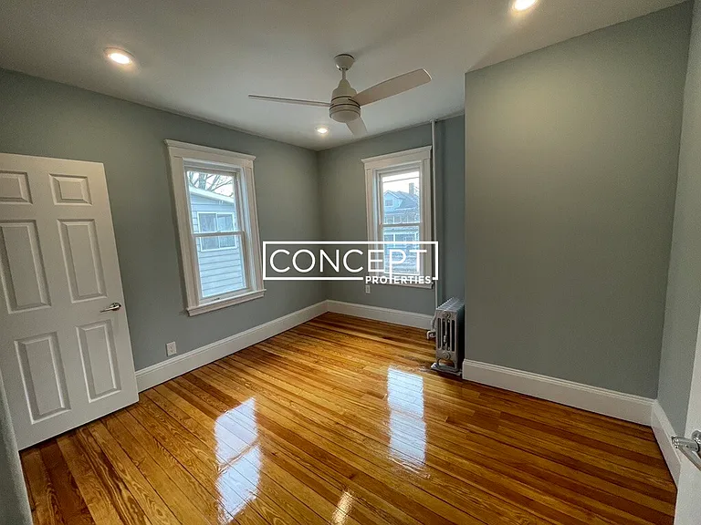 11-13 Burnham St #2 — Photo 7