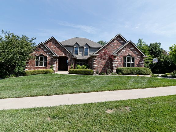 2nd image of 2901 W Windpointe Dr
