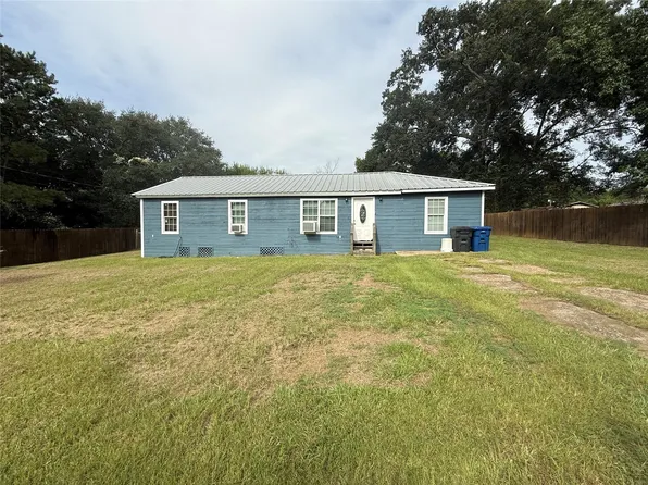 501 N 2nd St, Livingston, TX 77351