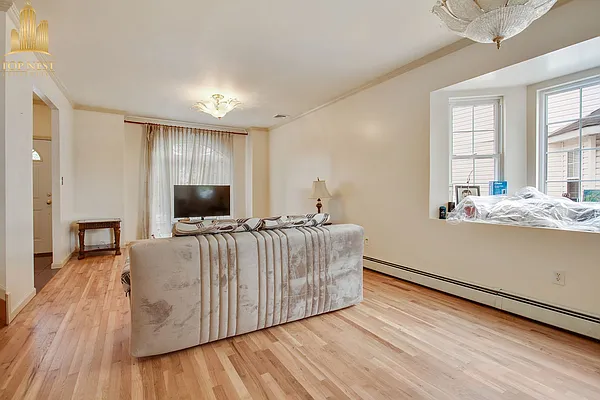 Sold by Top Nest Inc. | media 34