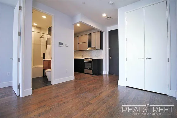 Rented by Real Street Inc | media 2