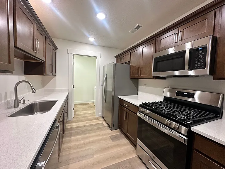 3939 Hawks Landing Loop — Photo 4