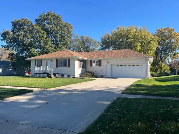 403 N 3rd St, Plainview, NE 68769