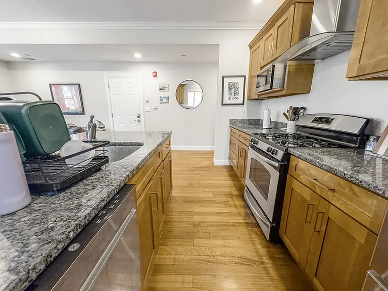 123 Webster Ave #1 — Photo 4