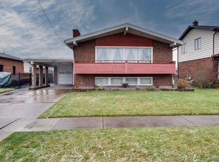 2612 Parkview Dr, Niagara Falls, NY 14305