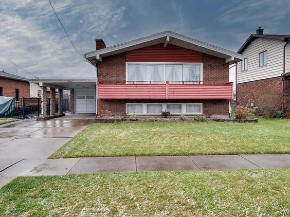 2612 Parkview Dr, Niagara Falls, NY 14305