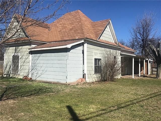 1st image of 512 SE 2nd St