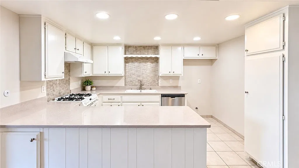 2 bed, 1273 sqft, $2,750 — Photo 4