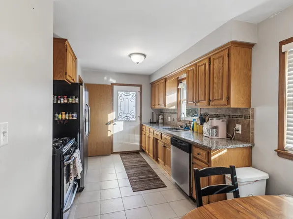 1627 4th St N, South Saint Paul, MN 55075