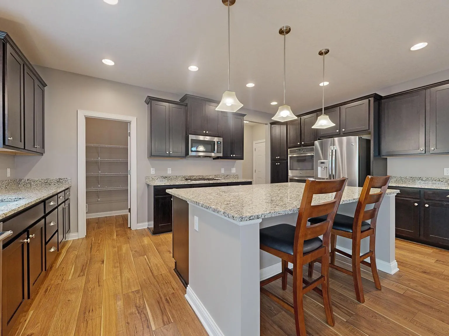 4 bed, 3.5 bath, 2947 sqft, $4,995 — Photo 3
