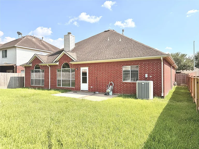 16518 Wheatmill Ct — Photo 33