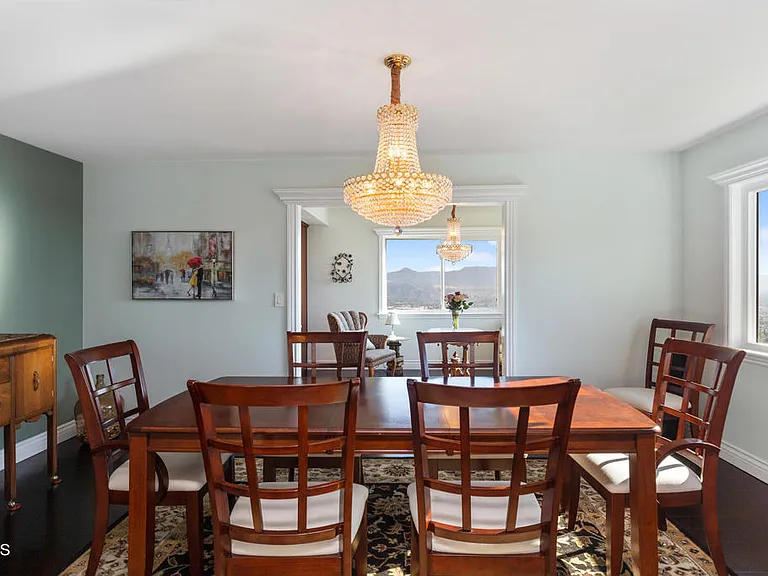 1234 E Tujunga Ave — Photo 18