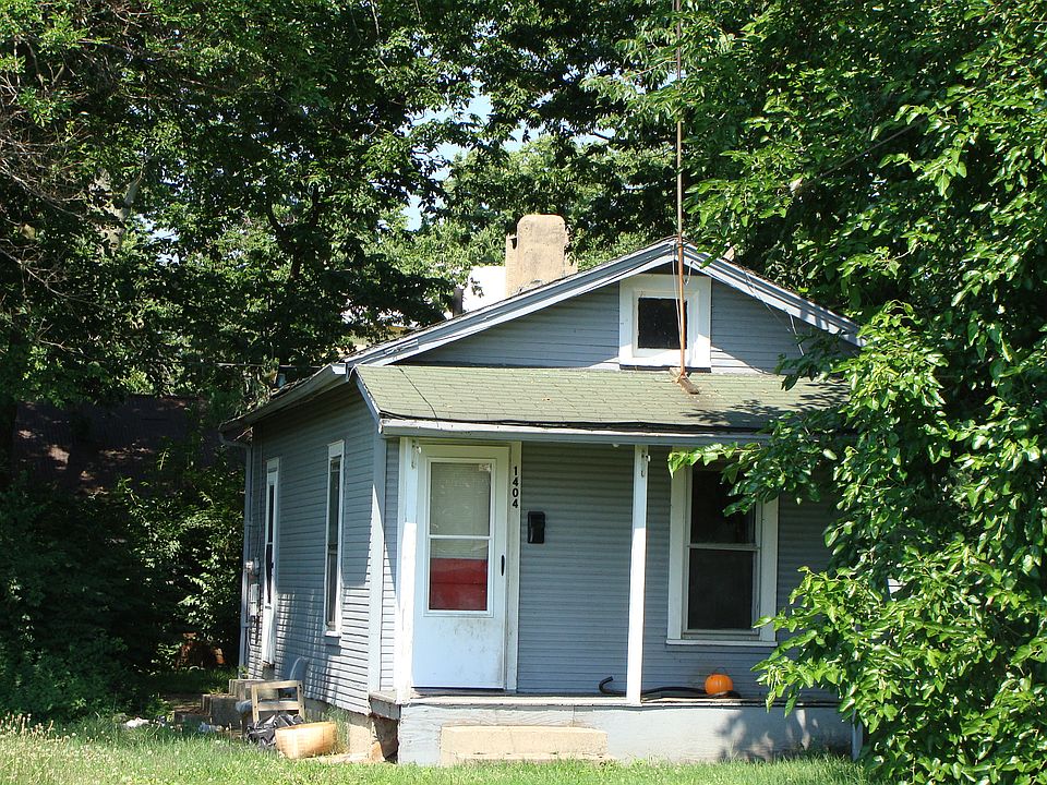2nd image of 1404 Winona Dr APT A
