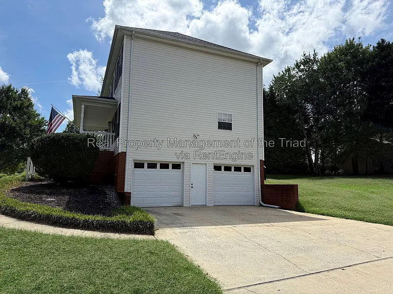 2740 Bridgeport Dr — Photo 22