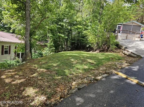 417 Mountain Thrush Dr, Townsend, TN 37882