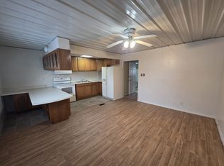 80 1st St SW, Linton, IN 47441