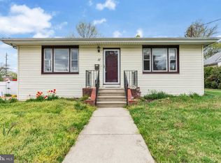 11 Apple Ave, Bellmawr, NJ 08031