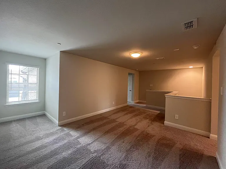 633 Sandiford Ct — Photo 11