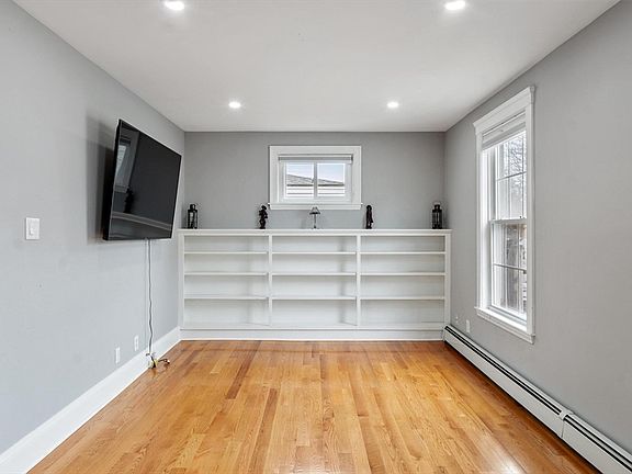 4th image of 2 Cherry St