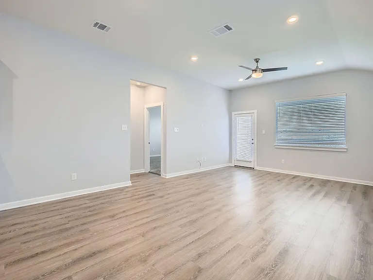 222 New Hampton Way — Photo 4