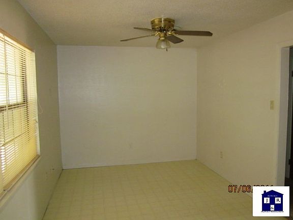 3rd image of 501 Bond St