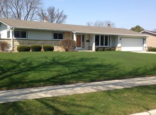 N82W14442 Oxford St, Menomonee Falls, WI 53051