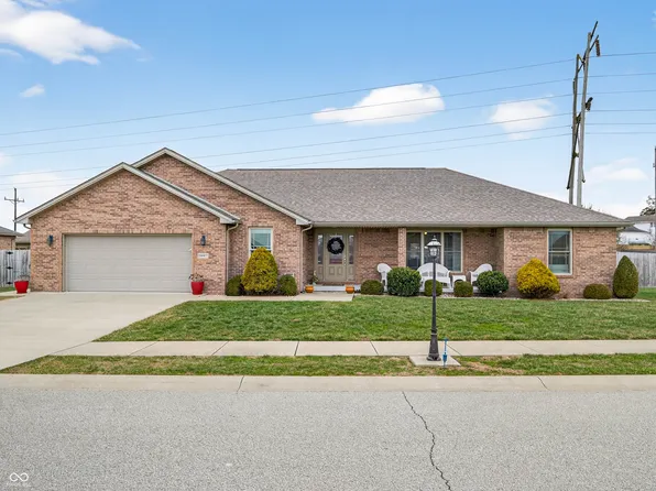 5997 W Spring Meadow Ln, Seymour, IN 47274