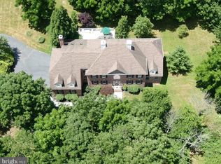 5 Roosevelt Ave, Pennington, NJ 08534