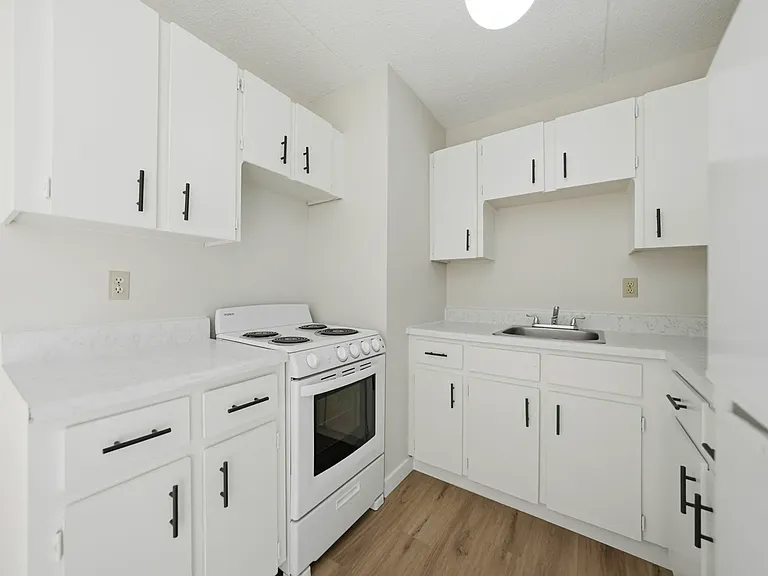 34 Kleisinger Cres — Photo 4