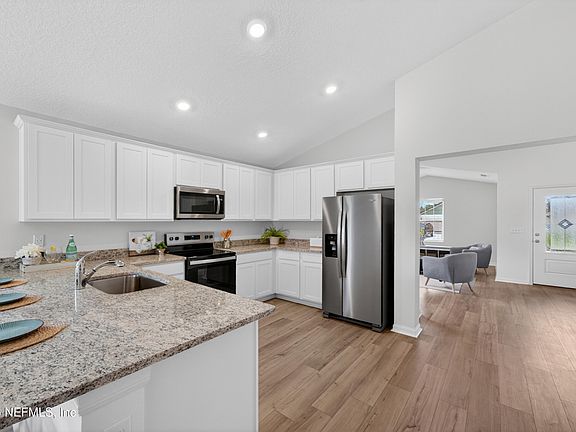 2nd image of 6855 MYRTLE OAK Road