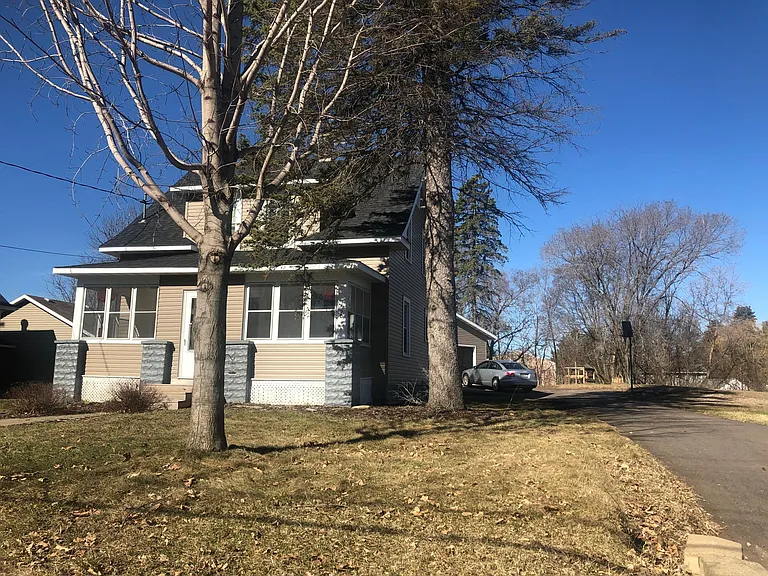 130 Excelsior Ave S — Photo 9