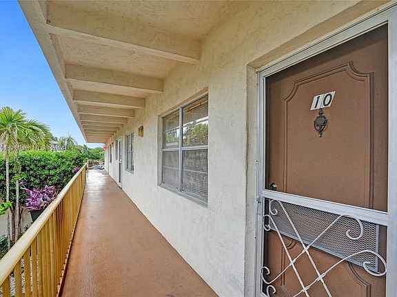 5th image of 2515 Polk St APT 10