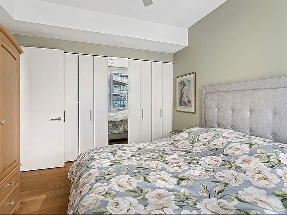 5th image of 4630 Center Blvd APT 203