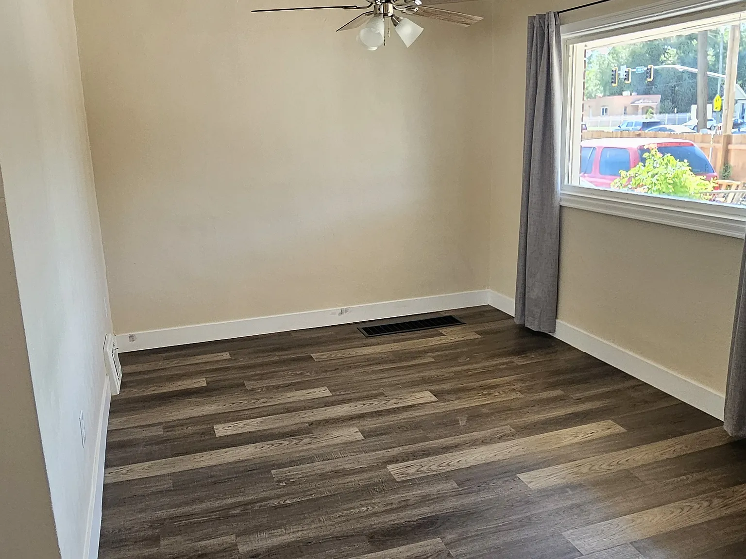 916 W 300 N — Photo 4