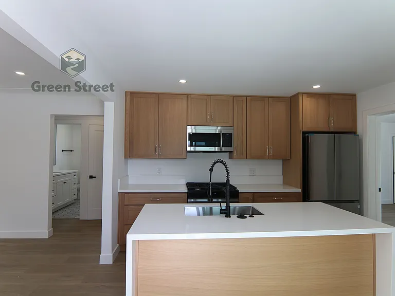 6831 Amherst St — Photo 10