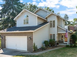 1004 Sherwood Rd, Pittsburgh, PA 15221