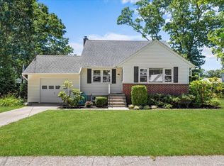 175 Deauville Blvd, Copiague, NY 11726
