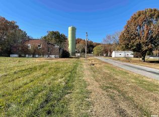 307 Mulberry St, Stonefort, IL 62987