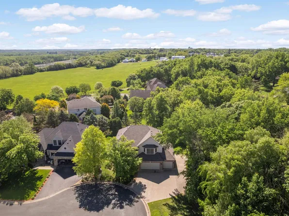 1317 Eagle Bluff Ct, Hastings, MN 55033