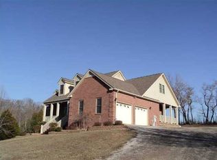 935 Circle View Dr, Vine Grove, KY 40175