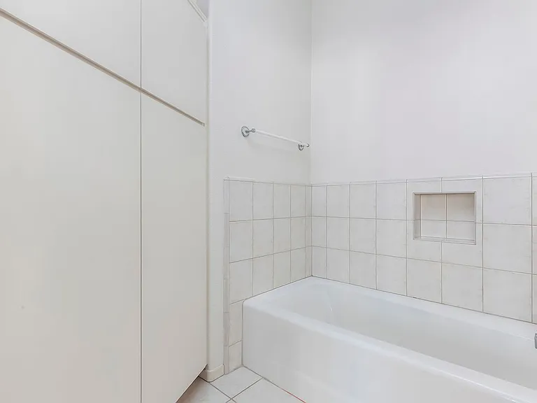 611 G St #321 — Photo 14