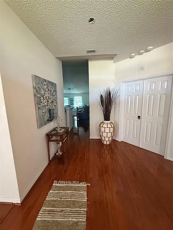 4 bed, 3.0 bath, 2451 sqft, $2,800 — Photo 3