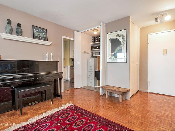 4th image of 555 Kappock St APT 16S