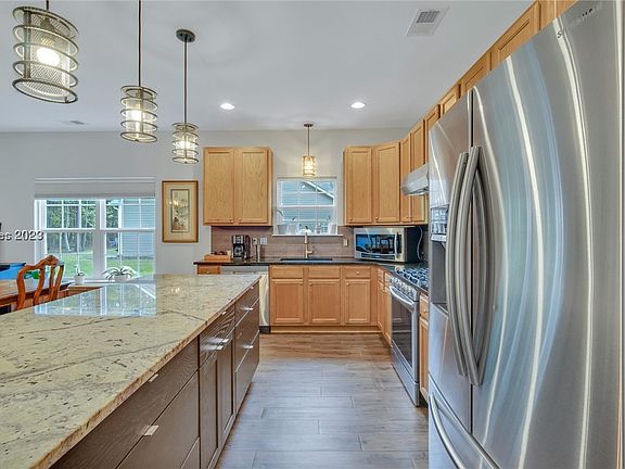 5th image of 31 Sand Live Oak Dr