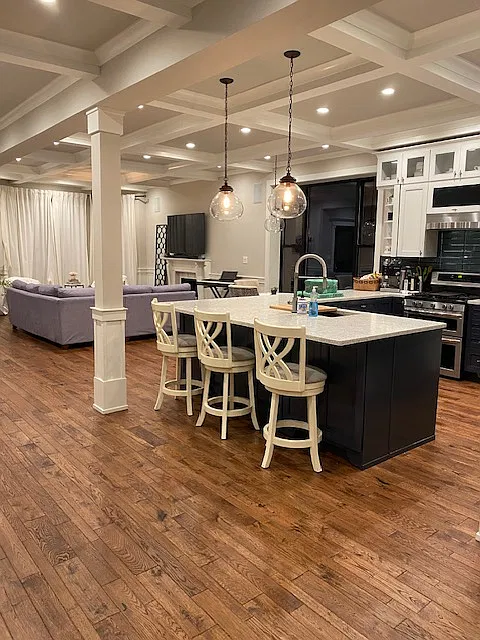 5 bed, $3,995 — Photo 2