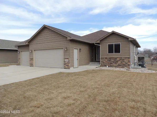 1516 2nd St NW, Watertown, SD 57201