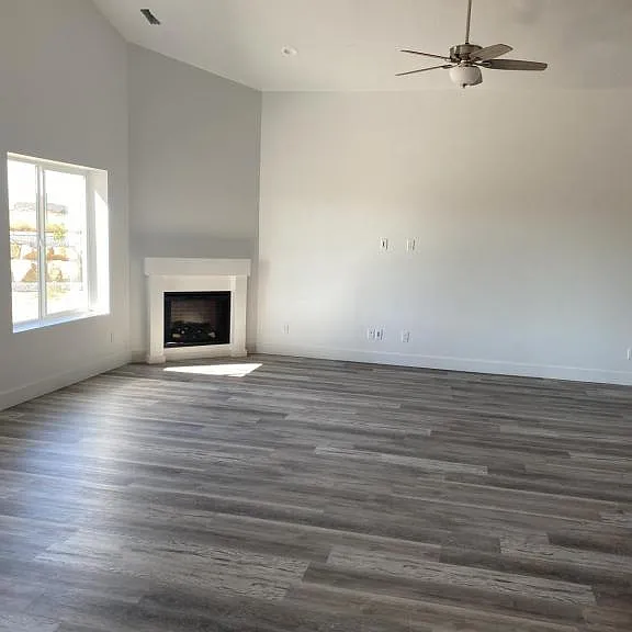 2065 S 3125 W — Photo 11