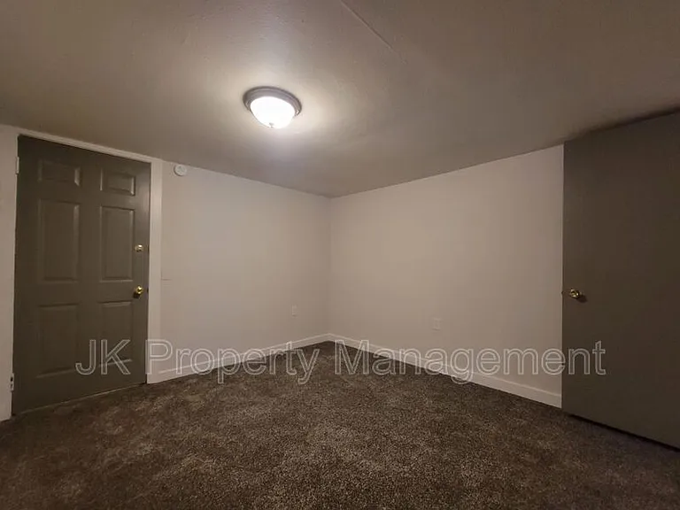 2027 Smelter Ave NE #6 — Photo 13