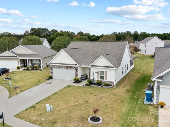 810 Foxmeade Ct, Salisbury, NC 28144